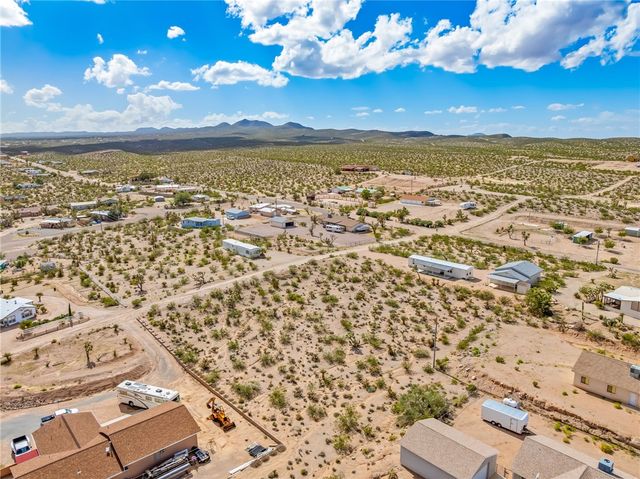 675 W Iceberg Canyon Drive, Meadview, AZ 86444