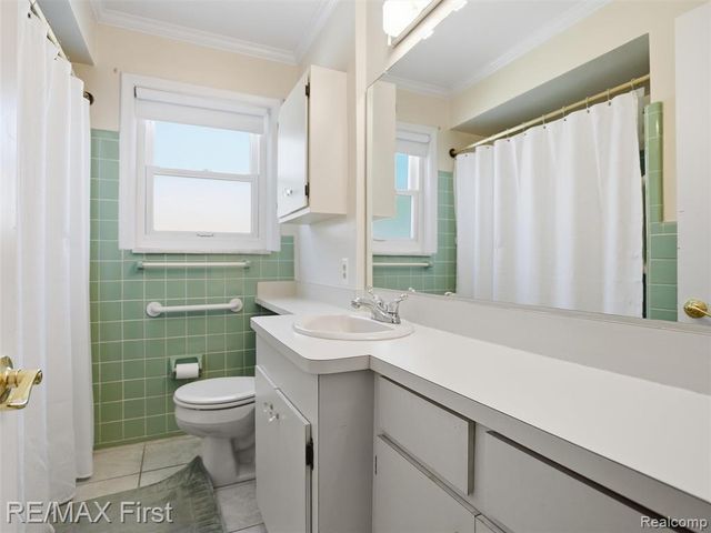 21213 Centennial Street, Saint Clair Shores, MI 48081