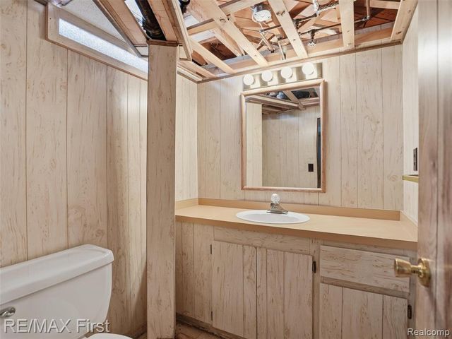 21213 Centennial Street, Saint Clair Shores, MI 48081