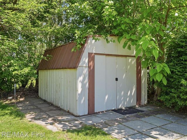21213 Centennial Street, Saint Clair Shores, MI 48081