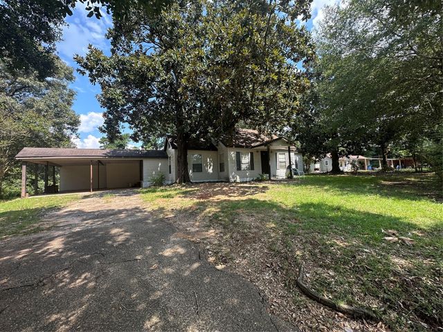 1505 S Houston Avenue, Livingston, TX 77351