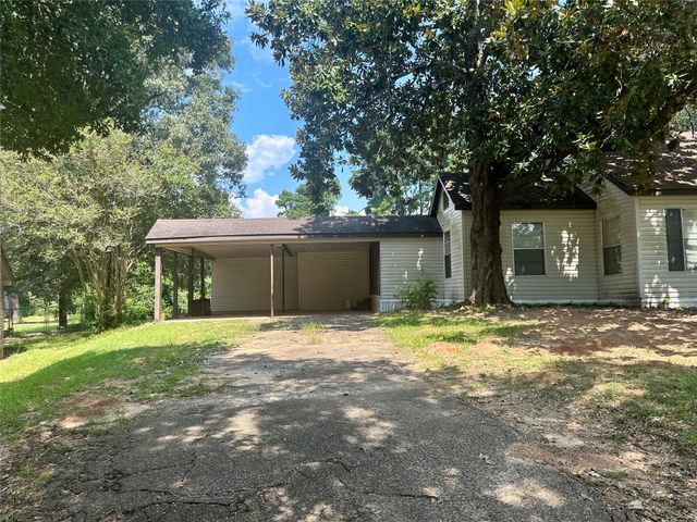 1505 S Houston Avenue, Livingston, TX 77351
