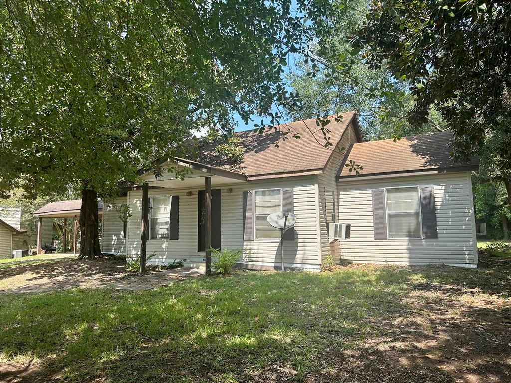 1505 S Houston Avenue, Livingston, TX 77351