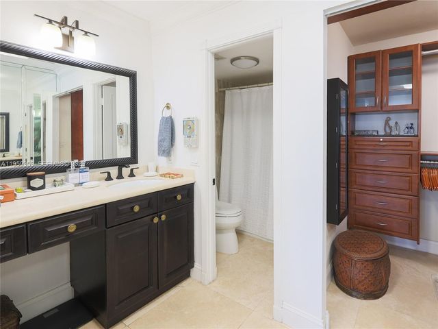 550 Ocean Dr 8B, Key Biscayne, FL 33149