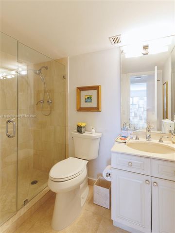 550 Ocean Dr 8B, Key Biscayne, FL 33149