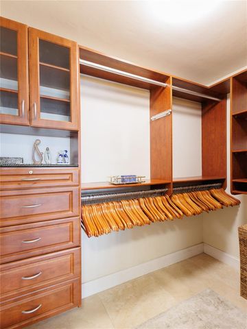 550 Ocean Dr 8B, Key Biscayne, FL 33149