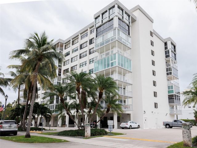 550 Ocean Dr 8B, Key Biscayne, FL 33149