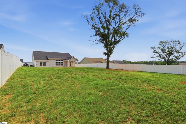 513 Fairlead Lane, Chesnee, SC 29323