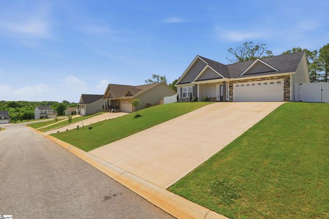 513 Fairlead Lane, Chesnee, SC 29323