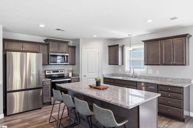 513 Fairlead Lane, Chesnee, SC 29323
