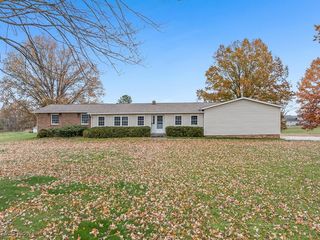 6459 Smith Kramer NE, Hartville, OH 44632