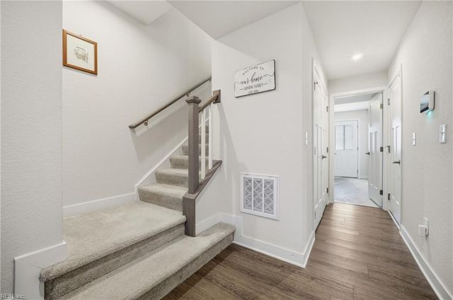 906 Capstan WAY, Chesapeake, VA 23323