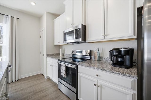 906 Capstan WAY, Chesapeake, VA 23323