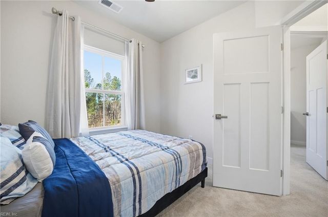 906 Capstan WAY, Chesapeake, VA 23323