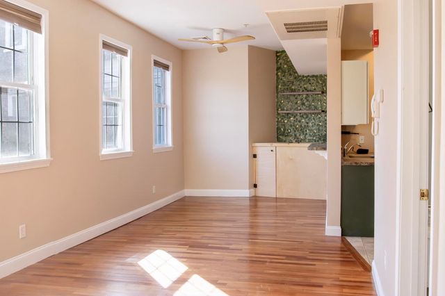 282 Central Ave Apt 5, Dover, NH 03820