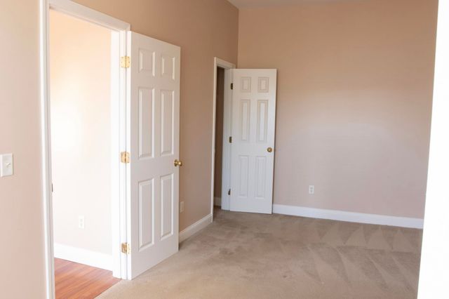 282 Central Ave Apt 5, Dover, NH 03820