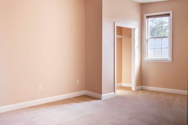 282 Central Ave Apt 5, Dover, NH 03820