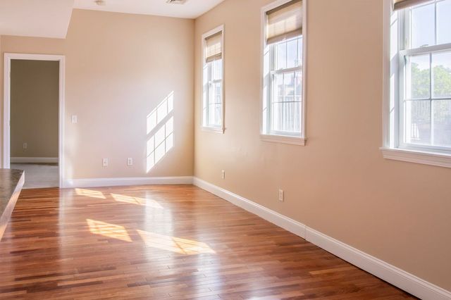 282 Central Ave Apt 5, Dover, NH 03820