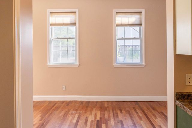 282 Central Ave Apt 5, Dover, NH 03820