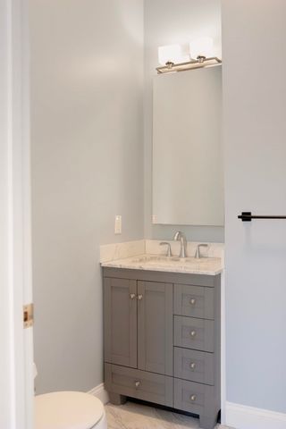 282 Central Ave Apt 5, Dover, NH 03820