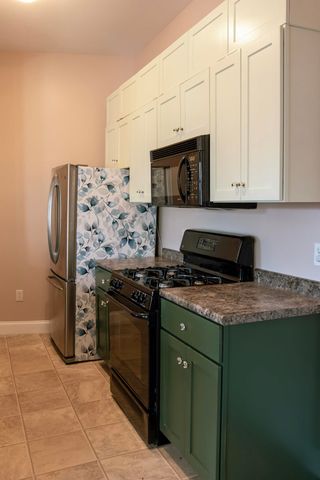 282 Central Ave Apt 5, Dover, NH 03820