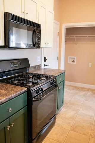 282 Central Ave Apt 5, Dover, NH 03820