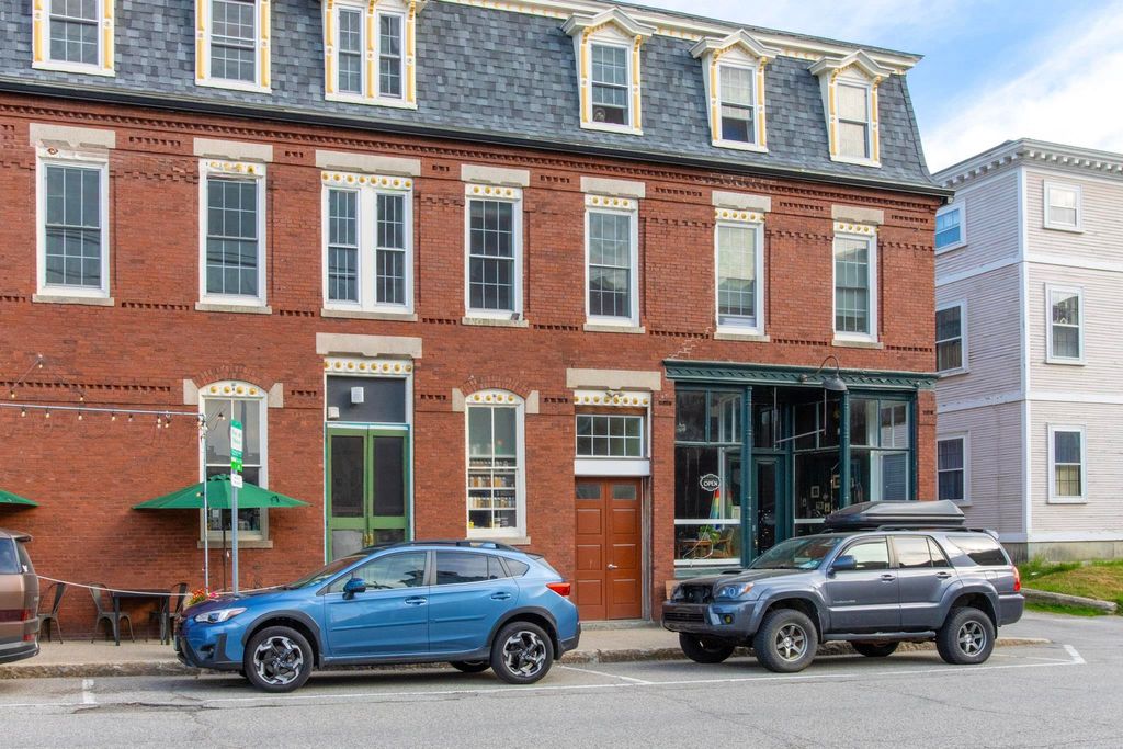 282 Central Ave Apt 5, Dover, NH 03820