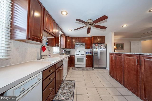 8910 SYLVIA LN, Philadelphia, PA 19115