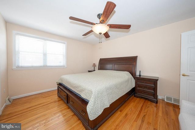 8910 SYLVIA LN, Philadelphia, PA 19115