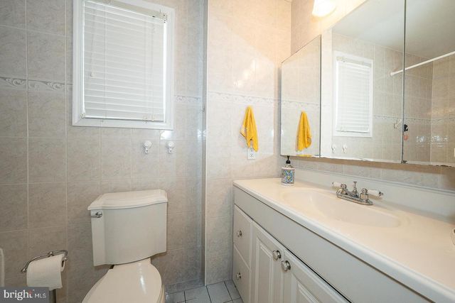 8910 SYLVIA LN, Philadelphia, PA 19115