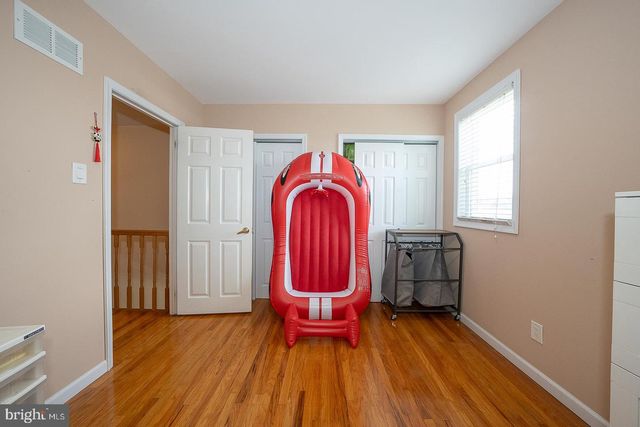 8910 SYLVIA LN, Philadelphia, PA 19115