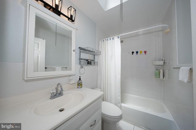 8910 SYLVIA LN, Philadelphia, PA 19115