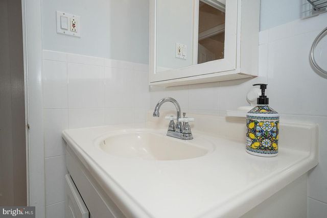 8910 SYLVIA LN, Philadelphia, PA 19115