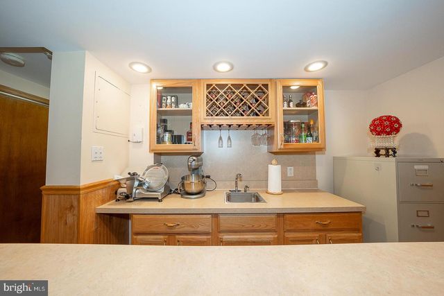 8910 SYLVIA LN, Philadelphia, PA 19115