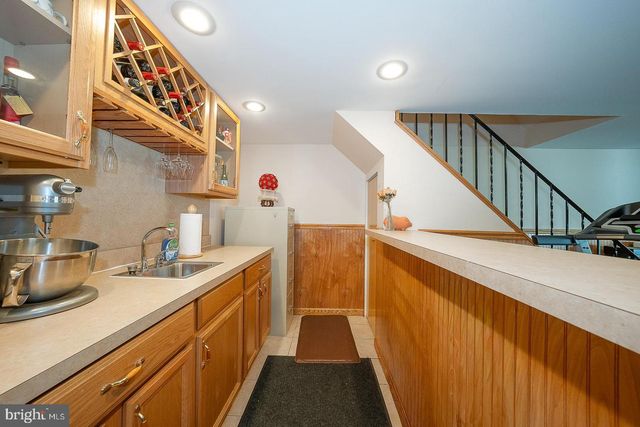 8910 SYLVIA LN, Philadelphia, PA 19115