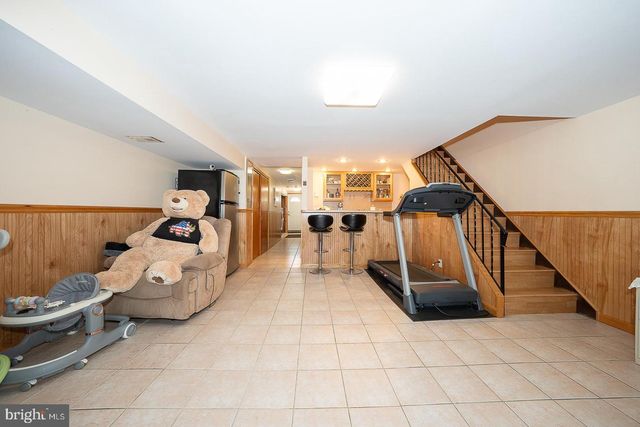 8910 SYLVIA LN, Philadelphia, PA 19115