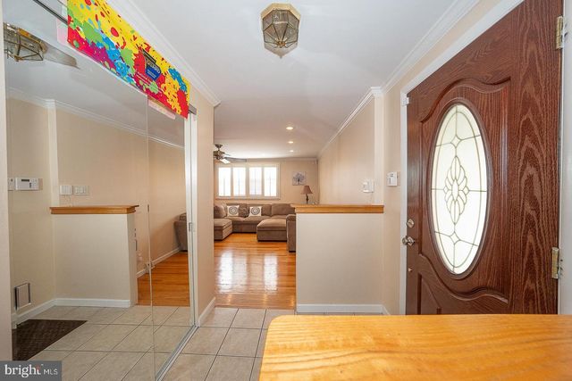 8910 SYLVIA LN, Philadelphia, PA 19115