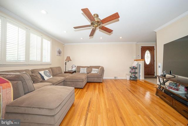 8910 SYLVIA LN, Philadelphia, PA 19115