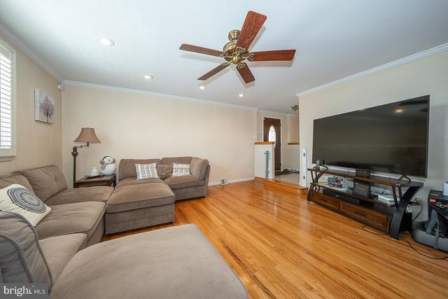 8910 SYLVIA LN, Philadelphia, PA 19115