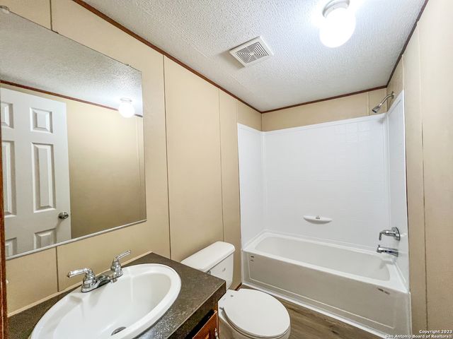 1166 Ramble Hills, Canyon Lake, TX 78133