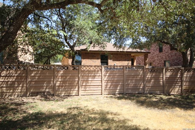 216 HORSE HL, Boerne, TX 78006