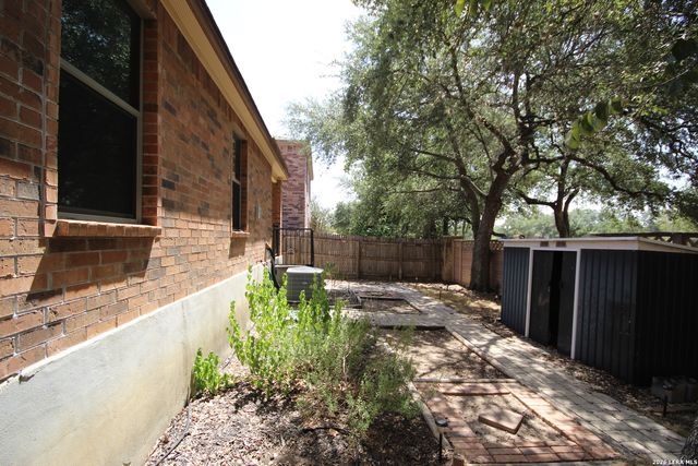 216 HORSE HL, Boerne, TX 78006