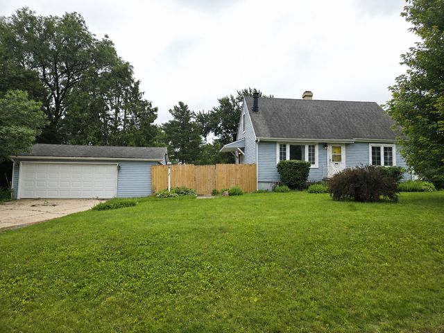 23W563 Woodworth Place, Roselle, IL 60172