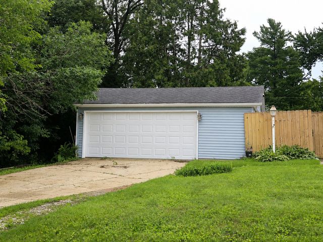 23W563 Woodworth Place, Roselle, IL 60172