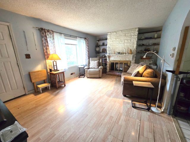 23W563 Woodworth Place, Roselle, IL 60172