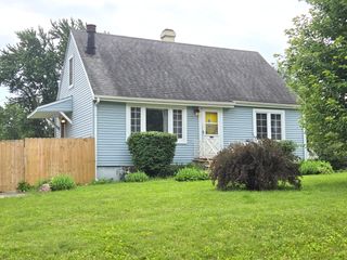 23W563 Woodworth Place, Roselle, IL 60172