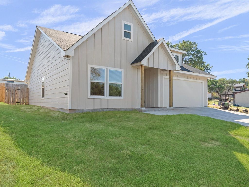 1101 Apache Ridge Road, Granbury, TX 76048