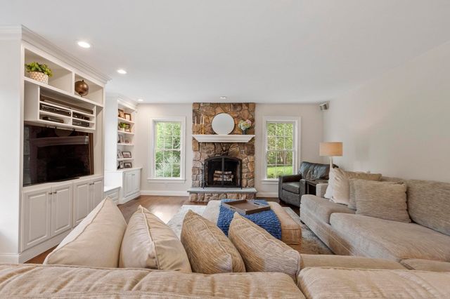 35 Sandy Ridge Road, Sterling, MA 01564