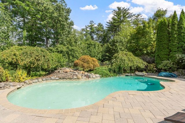 35 Sandy Ridge Road, Sterling, MA 01564