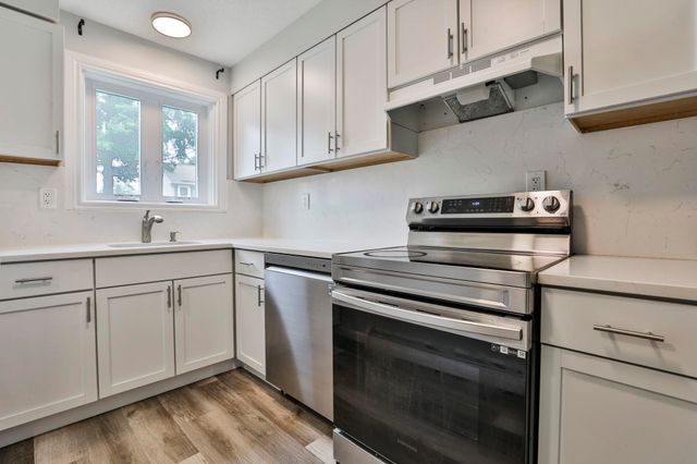 38 Shelburne Road, Merrimack, NH 03054